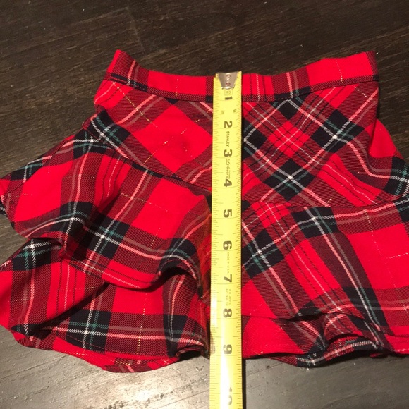 8/$25 H&M Red Plaid Skirt with Gold Thread - Picture 9 of 9